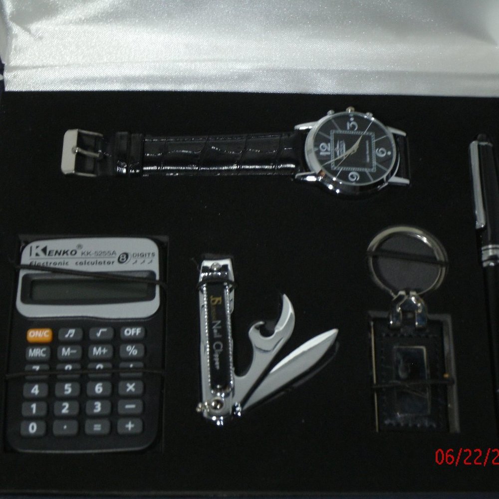 Executive Set - Picture 2 of 2